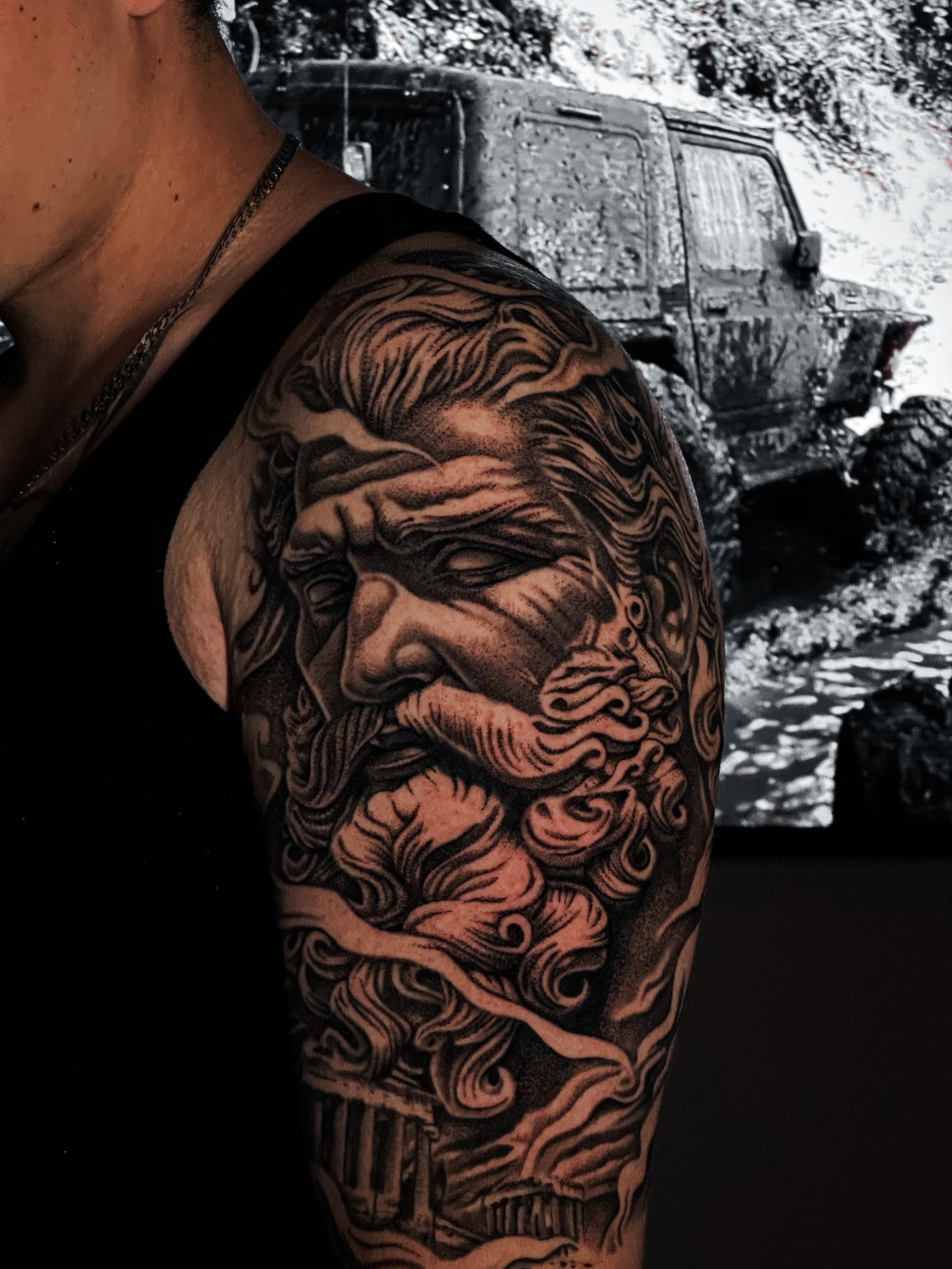 Noir tattoo 8 arka